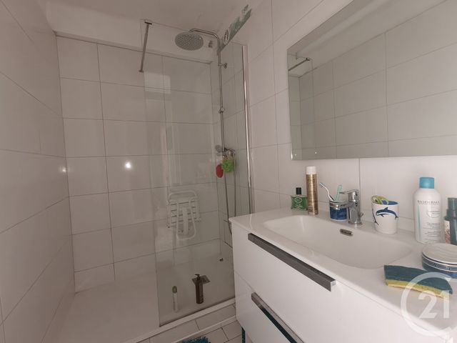 Appartement à vendre - 4 pièces - 70.35 m2 - MARSEILLE - 13004 - PROVENCE-ALPES-COTE-D-AZUR - Century 21 Alphée Sga