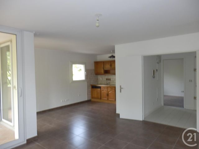 Appartement T3 à louer - 3 pièces - 64.5 m2 - MARSEILLE - 13012 - PROVENCE-ALPES-COTE-D-AZUR - Century 21 Alphée Sga