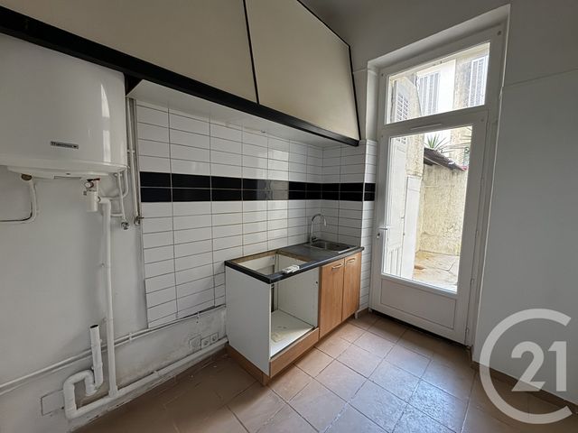 Appartement à louer - 2 pièces - 58.5 m2 - MARSEILLE - 13005 - PROVENCE-ALPES-COTE-D-AZUR - Century 21 Alphée Sga