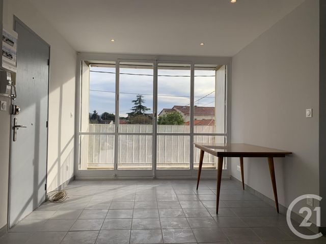 Appartement T3 à louer - 3 pièces - 45.61 m2 - MARSEILLE - 13012 - PROVENCE-ALPES-COTE-D-AZUR - Century 21 Alphée Sga