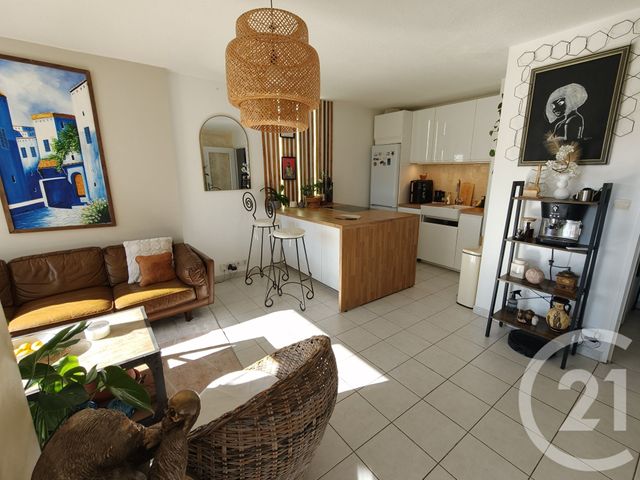 Appartement T3 à vendre - 3 pièces - 56.24 m2 - MARSEILLE - 13004 - PROVENCE-ALPES-COTE-D-AZUR - Century 21 Alphée Sga