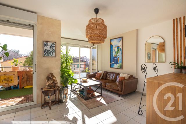 Appartement T3 à vendre - 3 pièces - 56.24 m2 - MARSEILLE - 13004 - PROVENCE-ALPES-COTE-D-AZUR - Century 21 Alphée Sga
