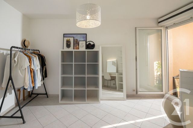 Appartement T3 à vendre - 3 pièces - 56.24 m2 - MARSEILLE - 13004 - PROVENCE-ALPES-COTE-D-AZUR - Century 21 Alphée Sga