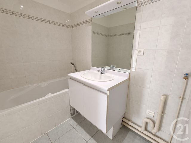 Appartement T2 à vendre - 2 pièces - 36.23 m2 - MARSEILLE - 13012 - PROVENCE-ALPES-COTE-D-AZUR - Century 21 Alphée Sga