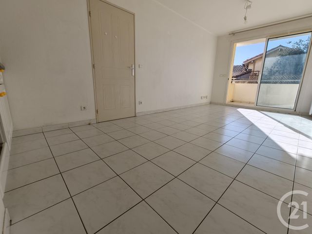 Appartement T2 à vendre - 2 pièces - 36.23 m2 - MARSEILLE - 13012 - PROVENCE-ALPES-COTE-D-AZUR - Century 21 Alphée Sga