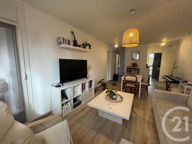 Appartement T3 à louer - 3 pièces - 57.25 m2 - MARSEILLE - 13011 - PROVENCE-ALPES-COTE-D-AZUR - Century 21 Alphée Sga