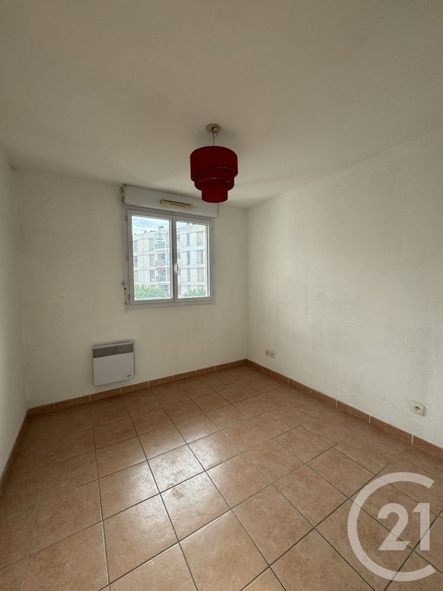 Appartement T2 à louer - 2 pièces - 44.0 m2 - MARSEILLE - 13005 - PROVENCE-ALPES-COTE-D-AZUR - Century 21 Alphée Sga