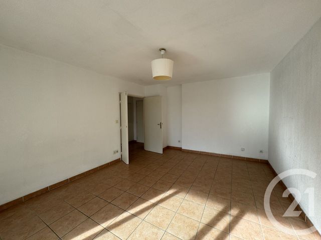 Appartement T2 à louer - 2 pièces - 44.0 m2 - MARSEILLE - 13005 - PROVENCE-ALPES-COTE-D-AZUR - Century 21 Alphée Sga