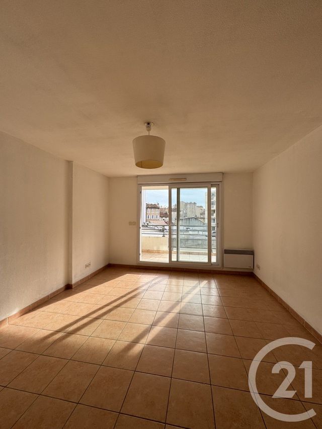 Appartement T2 à louer - 2 pièces - 44.0 m2 - MARSEILLE - 13005 - PROVENCE-ALPES-COTE-D-AZUR - Century 21 Alphée Sga