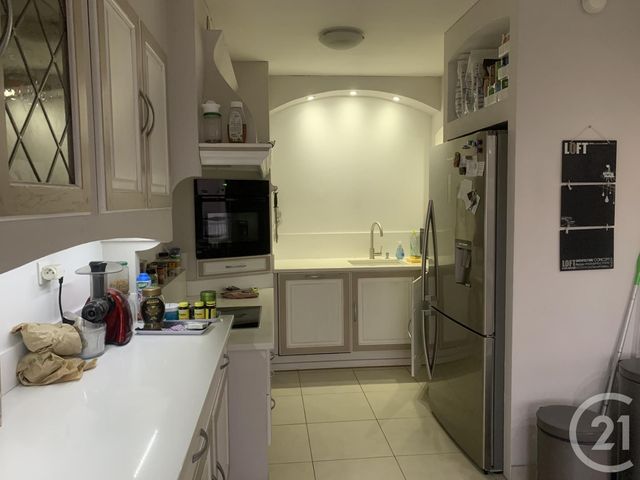 Appartement T4 à louer - 4 pièces - 78.7 m2 - MARSEILLE - 13012 - PROVENCE-ALPES-COTE-D-AZUR - Century 21 Alphée Sga