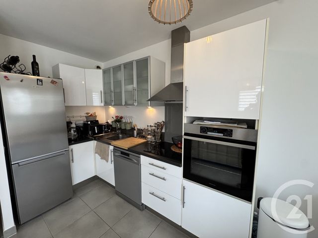 Appartement T3 à louer - 3 pièces - 61.75 m2 - ALLAUCH - 13 - PROVENCE-ALPES-COTE-D-AZUR - Century 21 Alphée Sga