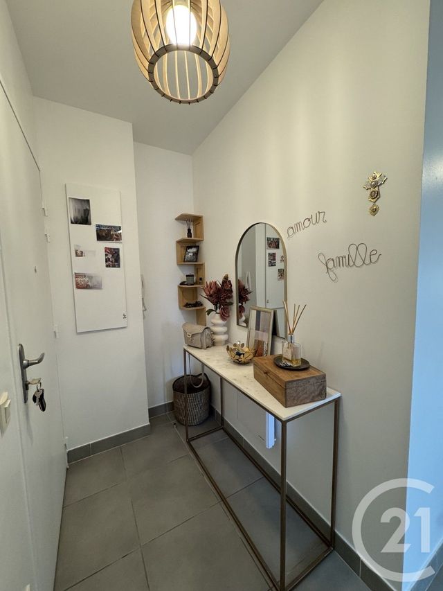 Appartement T3 à louer - 3 pièces - 61.75 m2 - ALLAUCH - 13 - PROVENCE-ALPES-COTE-D-AZUR - Century 21 Alphée Sga