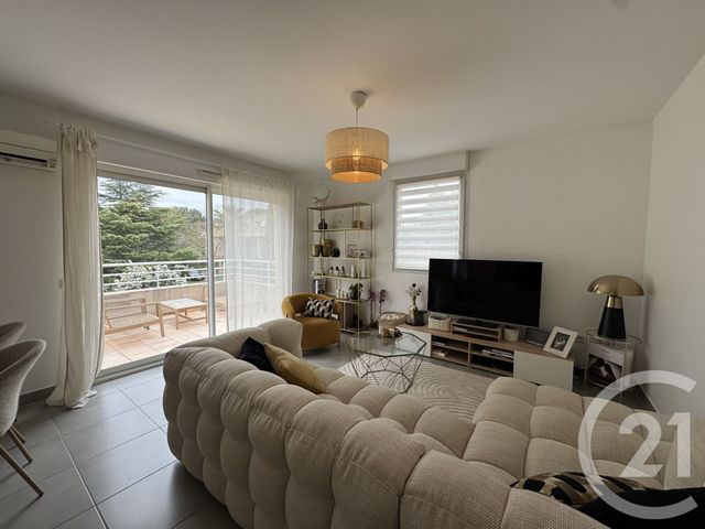 Appartement T3 à louer - 3 pièces - 61.75 m2 - ALLAUCH - 13 - PROVENCE-ALPES-COTE-D-AZUR - Century 21 Alphée Sga