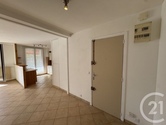 Appartement T2 à louer - 2 pièces - 55.69 m2 - MARSEILLE - 13012 - PROVENCE-ALPES-COTE-D-AZUR - Century 21 Alphée Sga