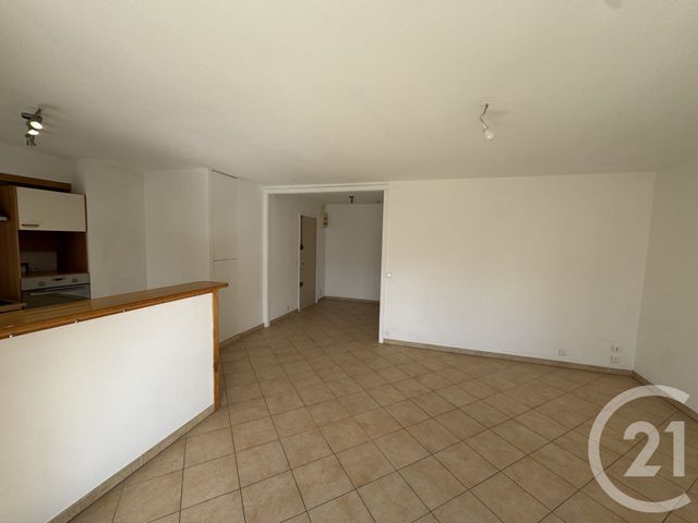 Appartement T2 à louer - 2 pièces - 55.69 m2 - MARSEILLE - 13012 - PROVENCE-ALPES-COTE-D-AZUR - Century 21 Alphée Sga