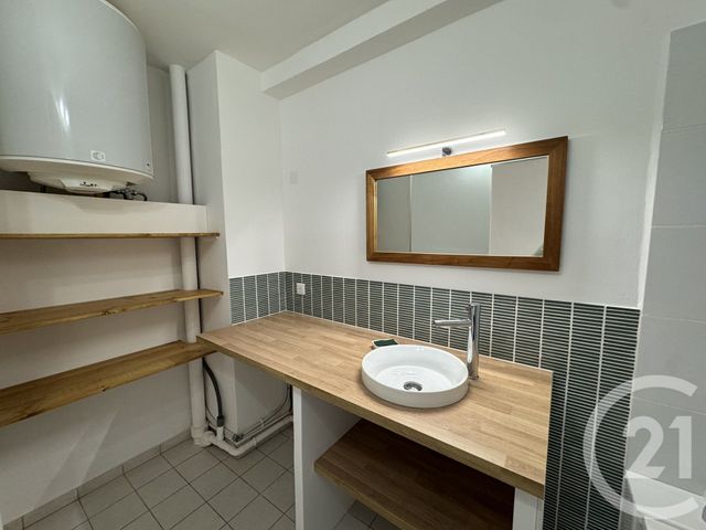 Appartement T2 à louer - 2 pièces - 55.69 m2 - MARSEILLE - 13012 - PROVENCE-ALPES-COTE-D-AZUR - Century 21 Alphée Sga
