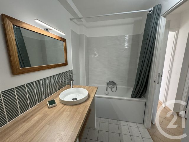Appartement T2 à louer - 2 pièces - 55.69 m2 - MARSEILLE - 13012 - PROVENCE-ALPES-COTE-D-AZUR - Century 21 Alphée Sga