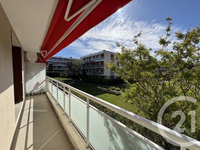 Appartement T2 à louer - 2 pièces - 55.69 m2 - MARSEILLE - 13012 - PROVENCE-ALPES-COTE-D-AZUR - Century 21 Alphée Sga