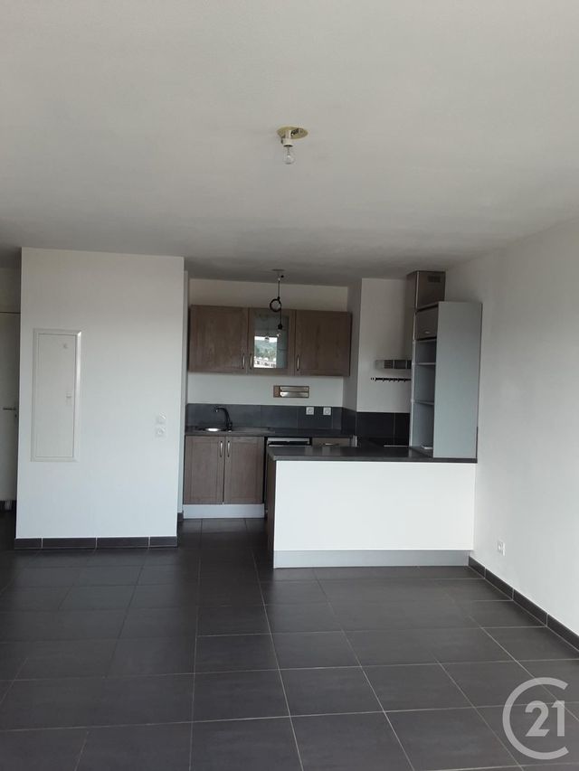 Appartement T3 à louer - 3 pièces - 57.36 m2 - MARSEILLE - 13012 - PROVENCE-ALPES-COTE-D-AZUR - Century 21 Alphée Sga