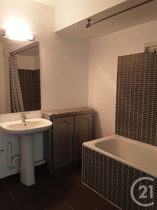 Appartement T3 à louer - 3 pièces - 57.36 m2 - MARSEILLE - 13012 - PROVENCE-ALPES-COTE-D-AZUR - Century 21 Alphée Sga