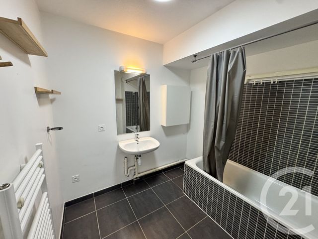 Appartement T3 à louer - 3 pièces - 57.36 m2 - MARSEILLE - 13012 - PROVENCE-ALPES-COTE-D-AZUR - Century 21 Alphée Sga