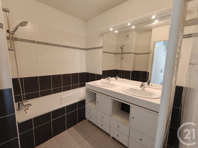 Appartement T3 à vendre - 3 pièces - 59.64 m2 - MARSEILLE - 13012 - PROVENCE-ALPES-COTE-D-AZUR - Century 21 Alphée Sga