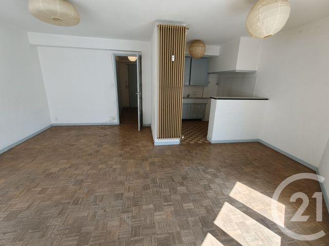 Appartement Studio à vendre - 1 pièce - 37.02 m2 - MARSEILLE - 13007 - PROVENCE-ALPES-COTE-D-AZUR - Century 21 Alphée Sga