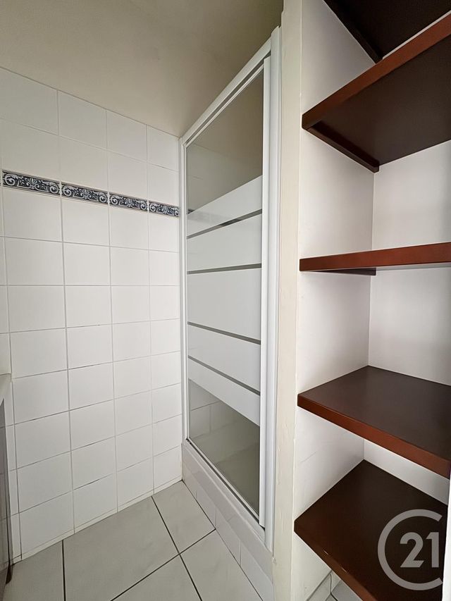 Appartement T1 à louer - 1 pièce - 46.5 m2 - MARSEILLE - 13005 - PROVENCE-ALPES-COTE-D-AZUR - Century 21 Alphée Sga