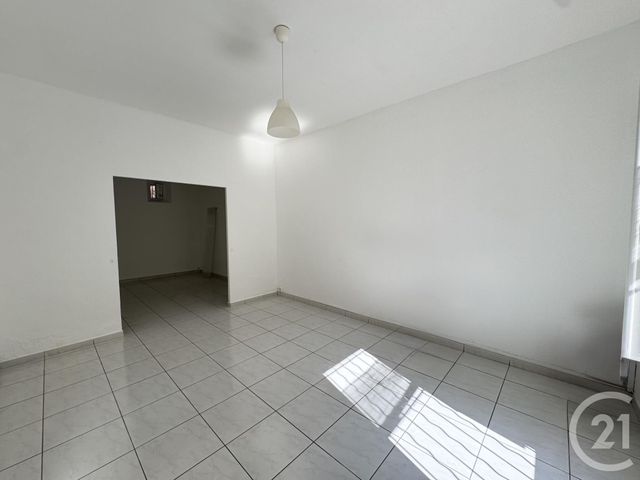 Appartement T1 à louer - 1 pièce - 46.5 m2 - MARSEILLE - 13005 - PROVENCE-ALPES-COTE-D-AZUR - Century 21 Alphée Sga