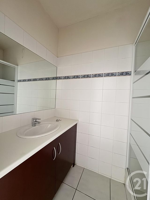 Appartement T1 à louer - 1 pièce - 46.5 m2 - MARSEILLE - 13005 - PROVENCE-ALPES-COTE-D-AZUR - Century 21 Alphée Sga