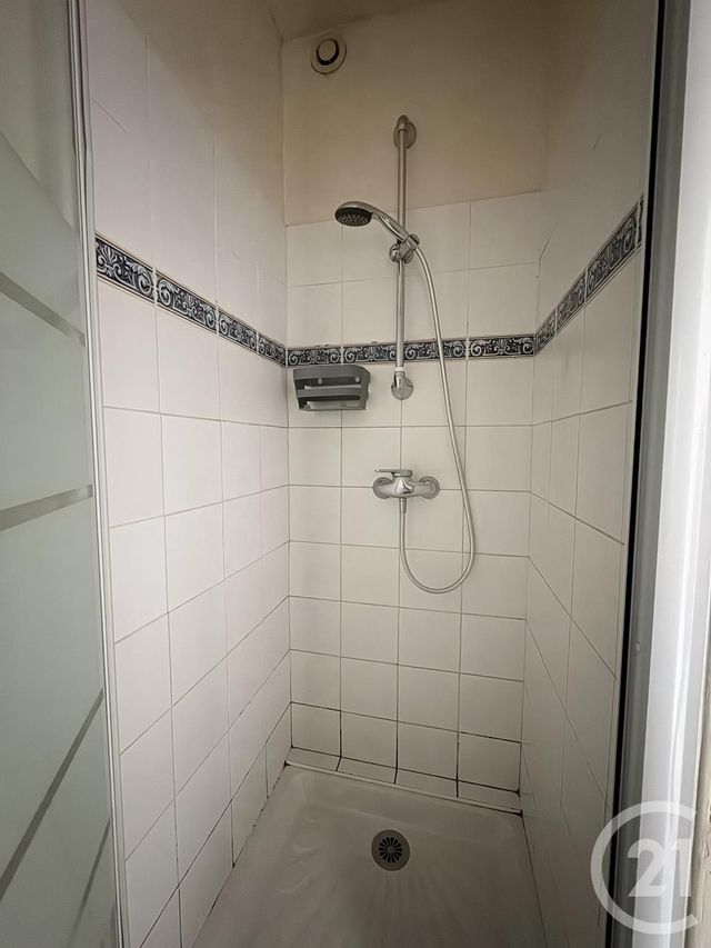 Appartement T1 à louer - 1 pièce - 46.5 m2 - MARSEILLE - 13005 - PROVENCE-ALPES-COTE-D-AZUR - Century 21 Alphée Sga