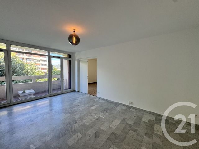Appartement T4 à louer - 4 pièces - 77.75 m2 - MARSEILLE - 13012 - PROVENCE-ALPES-COTE-D-AZUR - Century 21 Alphée Sga