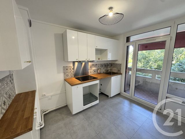 Appartement T4 à louer - 4 pièces - 77.75 m2 - MARSEILLE - 13012 - PROVENCE-ALPES-COTE-D-AZUR - Century 21 Alphée Sga