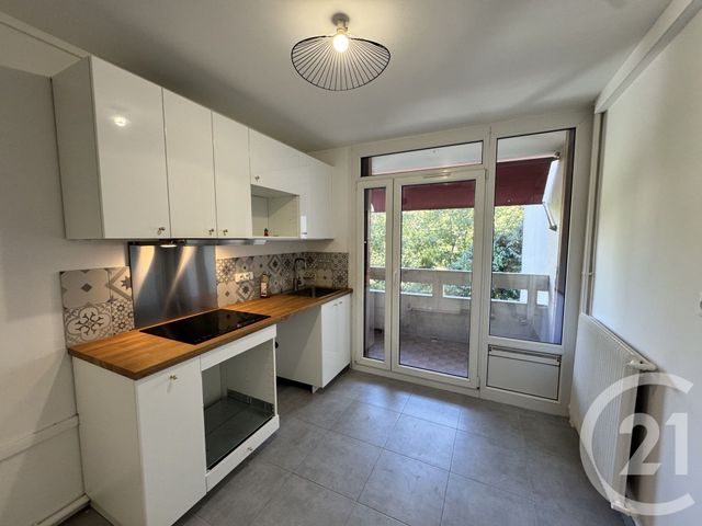 Appartement T4 à louer - 4 pièces - 77.75 m2 - MARSEILLE - 13012 - PROVENCE-ALPES-COTE-D-AZUR - Century 21 Alphée Sga