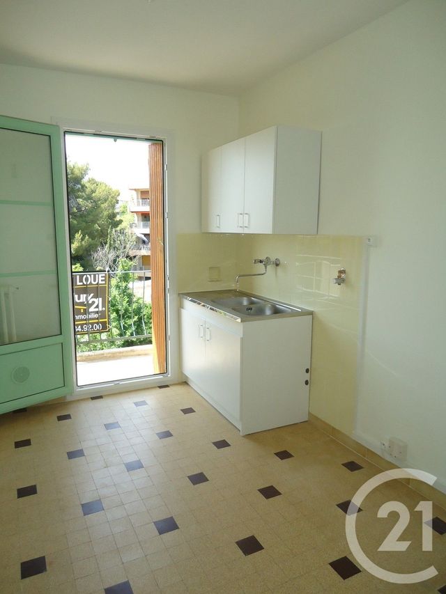 Appartement T3 à louer - 3 pièces - 58.78 m2 - MARSEILLE - 13012 - PROVENCE-ALPES-COTE-D-AZUR - Century 21 Alphée Sga