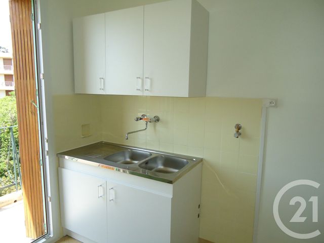 Appartement T3 à louer - 3 pièces - 58.78 m2 - MARSEILLE - 13012 - PROVENCE-ALPES-COTE-D-AZUR - Century 21 Alphée Sga