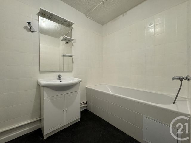 Appartement T2 à louer - 2 pièces - 57.08 m2 - MARSEILLE - 13011 - PROVENCE-ALPES-COTE-D-AZUR - Century 21 Alphée Sga