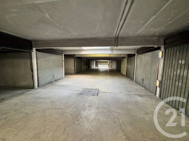 parking à louer - 13.0 m2 - MARSEILLE - 13012 - PROVENCE-ALPES-COTE-D-AZUR - Century 21 Alphée Sga