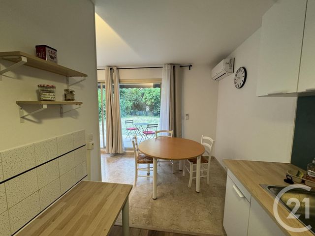 Appartement T2 à louer - 2 pièces - 55.23 m2 - MARSEILLE - 13009 - PROVENCE-ALPES-COTE-D-AZUR - Century 21 Alphée Sga
