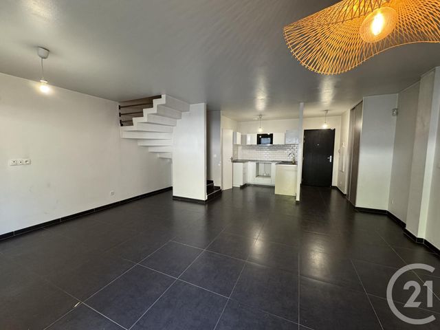 Appartement T3/4 à louer - 4 pièces - 83.7 m2 - MARSEILLE - 13012 - PROVENCE-ALPES-COTE-D-AZUR - Century 21 Alphée Sga