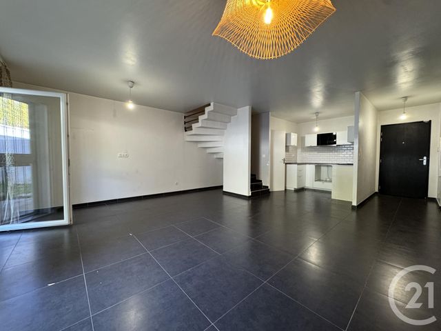 Appartement T3/4 à louer - 4 pièces - 83.7 m2 - MARSEILLE - 13012 - PROVENCE-ALPES-COTE-D-AZUR - Century 21 Alphée Sga