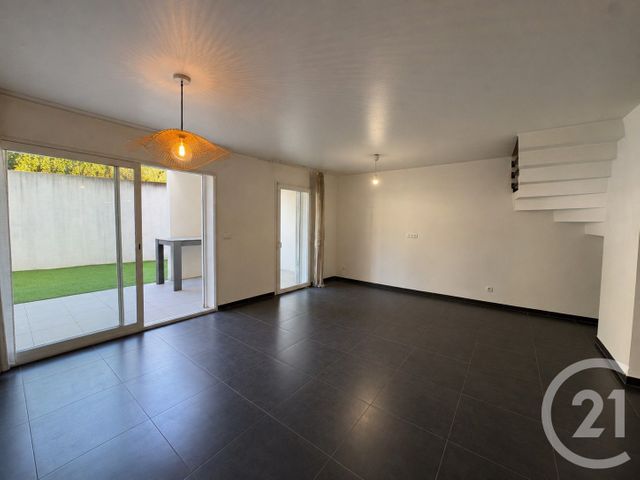 Appartement T3/4 à louer - 4 pièces - 83.7 m2 - MARSEILLE - 13012 - PROVENCE-ALPES-COTE-D-AZUR - Century 21 Alphée Sga