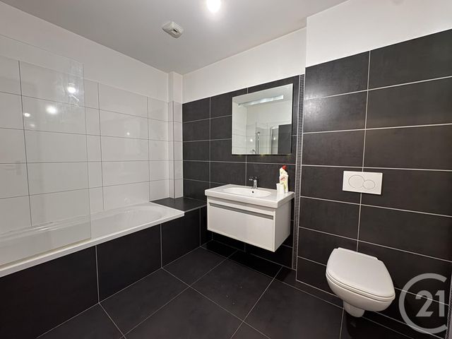 Appartement T3/4 à louer - 4 pièces - 83.7 m2 - MARSEILLE - 13012 - PROVENCE-ALPES-COTE-D-AZUR - Century 21 Alphée Sga