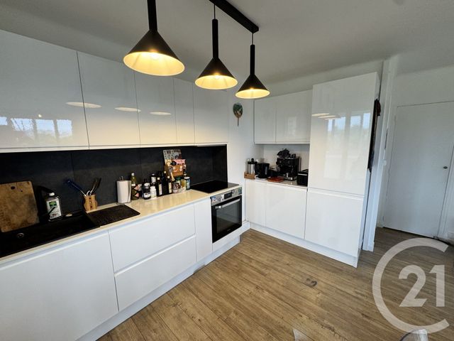 Appartement T3 à louer - 3 pièces - 70.8 m2 - MARSEILLE - 13004 - PROVENCE-ALPES-COTE-D-AZUR - Century 21 Alphée Sga