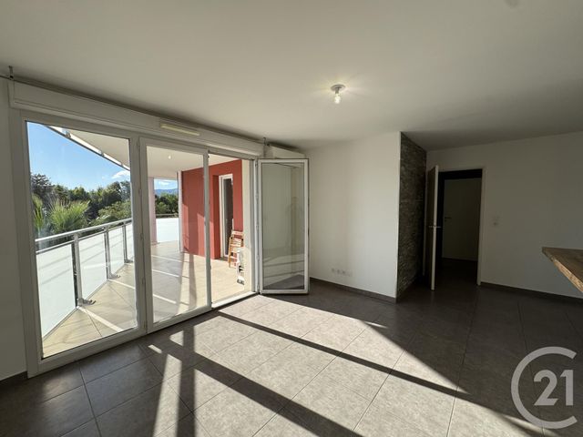 Appartement T3 à louer - 3 pièces - 60.4 m2 - MARSEILLE - 13012 - PROVENCE-ALPES-COTE-D-AZUR - Century 21 Alphée Sga