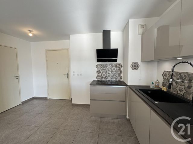 Appartement T3 à louer - 3 pièces - 60.4 m2 - MARSEILLE - 13012 - PROVENCE-ALPES-COTE-D-AZUR - Century 21 Alphée Sga