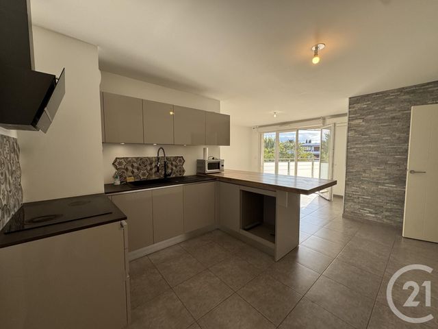 Appartement T3 à louer - 3 pièces - 60.4 m2 - MARSEILLE - 13012 - PROVENCE-ALPES-COTE-D-AZUR - Century 21 Alphée Sga