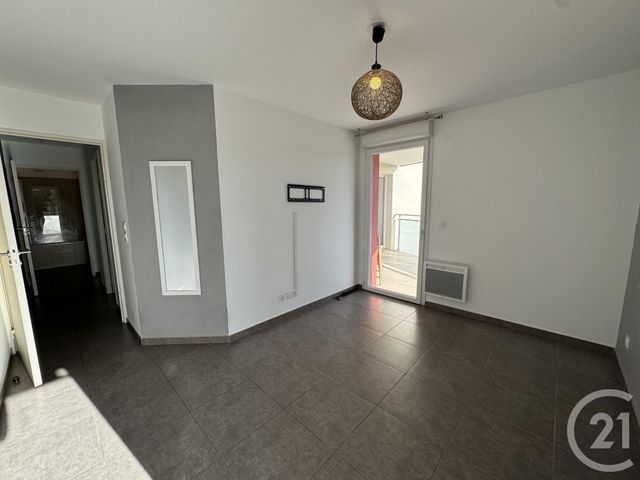 Appartement T3 à louer - 3 pièces - 60.4 m2 - MARSEILLE - 13012 - PROVENCE-ALPES-COTE-D-AZUR - Century 21 Alphée Sga