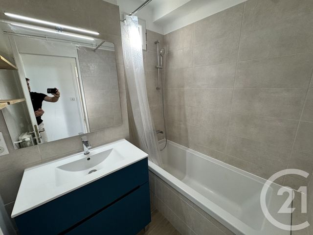 Appartement T3 à louer - 3 pièces - 64.8 m2 - MARSEILLE - 13012 - PROVENCE-ALPES-COTE-D-AZUR - Century 21 Alphée Sga