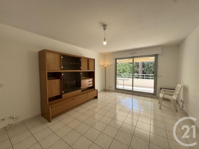 Appartement T4 à louer - 4 pièces - 84.4 m2 - MARSEILLE - 13012 - PROVENCE-ALPES-COTE-D-AZUR - Century 21 Alphée Sga